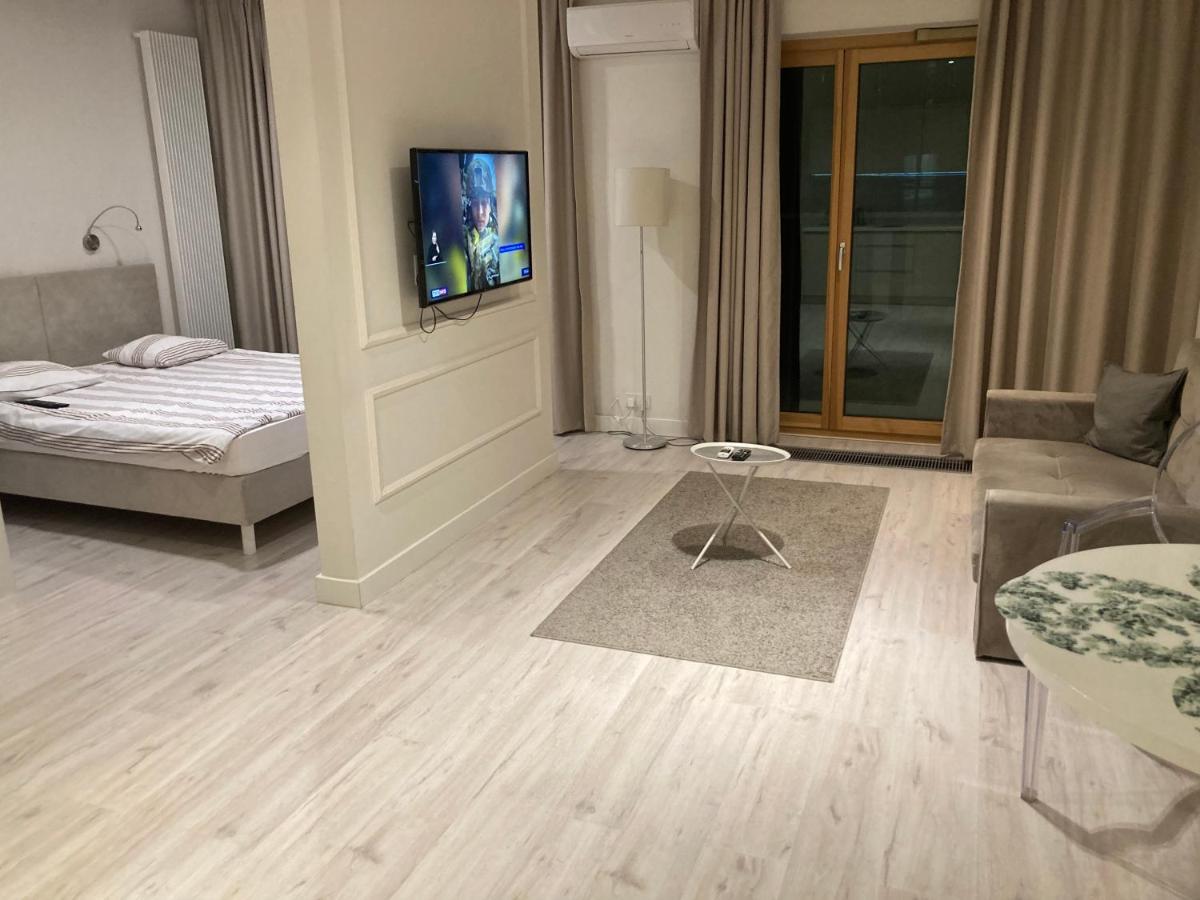 Mennica Residence Hotel Apartments Варшава Экстерьер фото