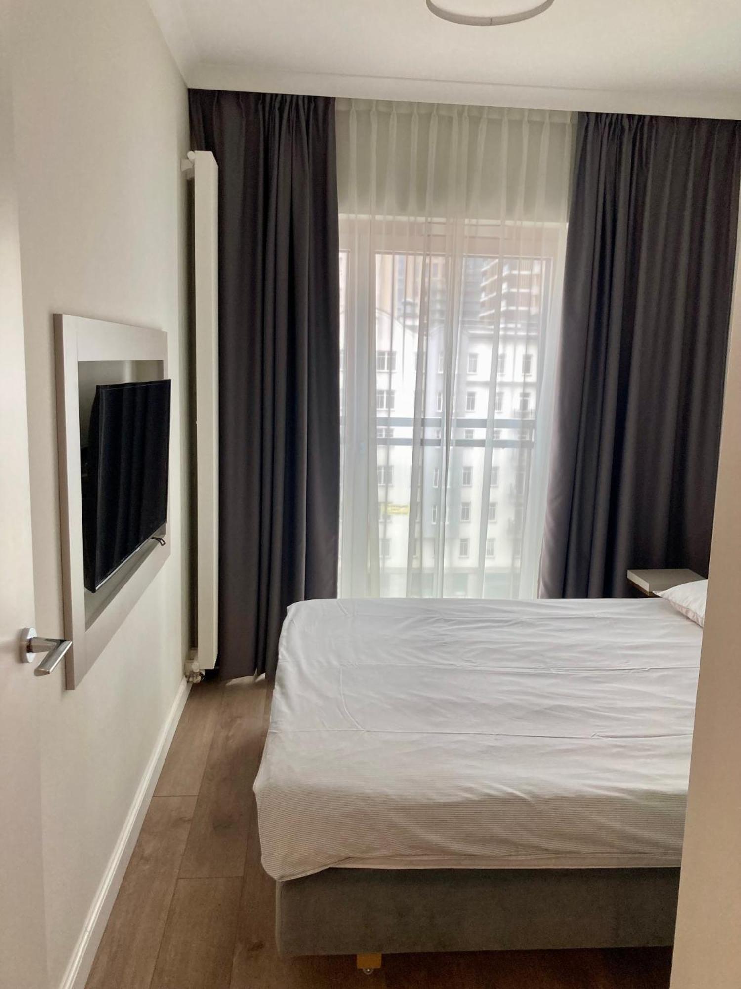 Mennica Residence Hotel Apartments Варшава Экстерьер фото