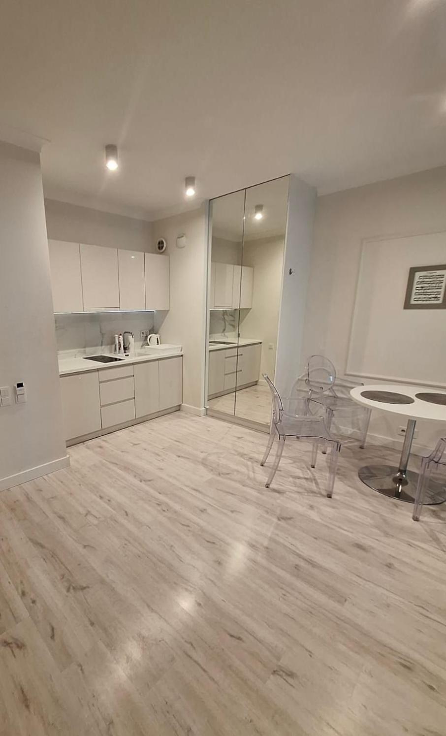 Mennica Residence Hotel Apartments Варшава Номер фото